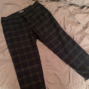 Old Navy Plaid “Harper” style capris, size 12